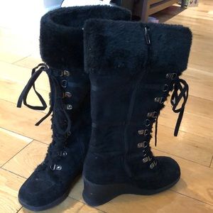 Zip up wedge boots with fur, black,  size 6